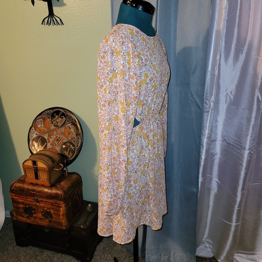 NO COMMENT Juniors Large Zip Backless One-Piece Dress. Floral Light Mini NEW